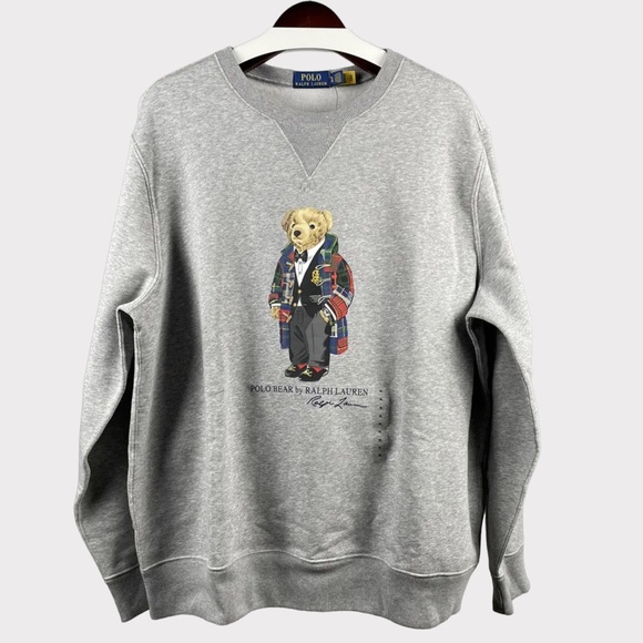 Skater Bear Crewneck Sweatshirt - Cool Aesthetic for Skate Lovers, Perfect Gift for Birthdays, Casual Wear, Unisex Sweater, Streetwear